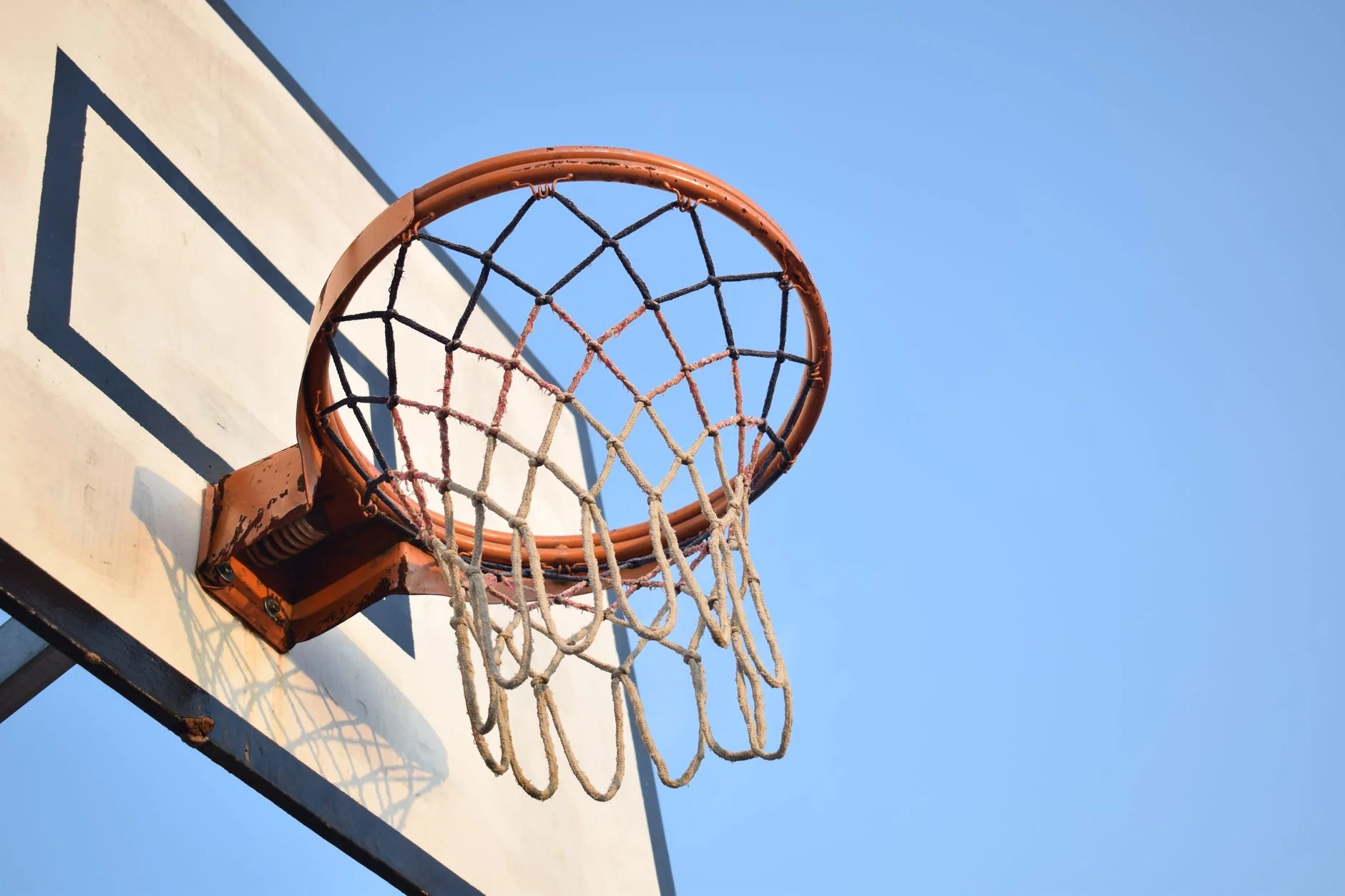 2hr Saturday 🏀 Basketball in Canary Wharf 🔥