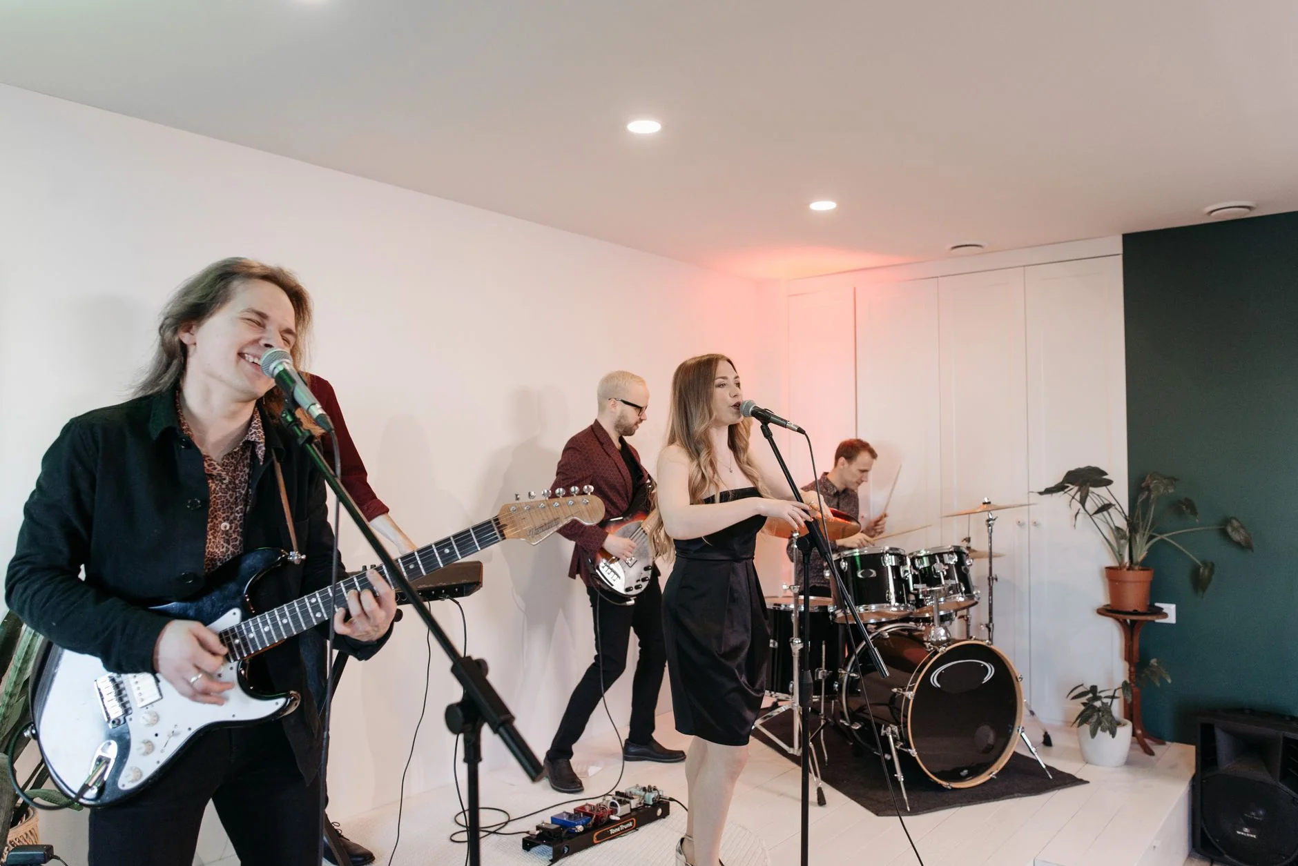 Massive Wagons & Terrorvision at SWG3