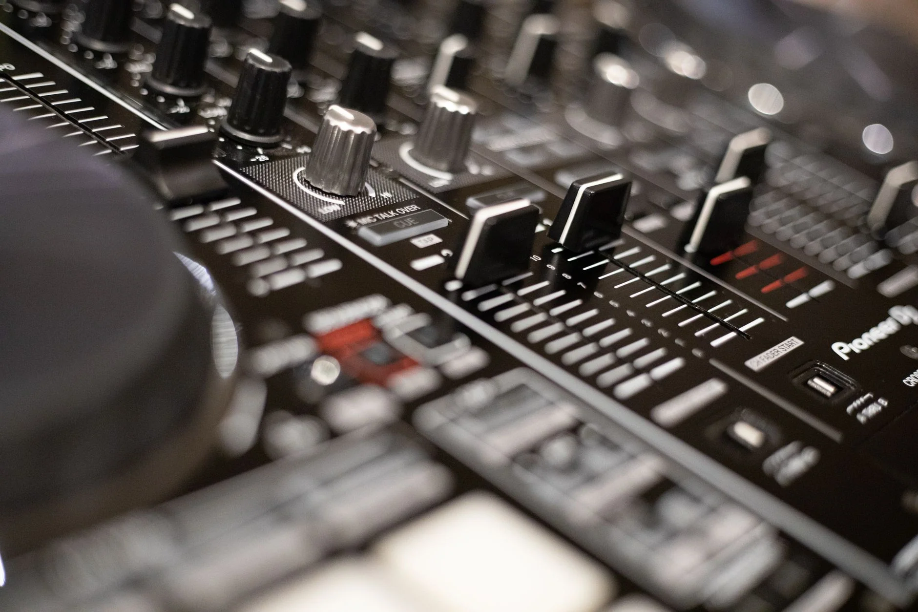 Martin Kemp – The Ultimate Back To The 80s DJ Set at The Apex