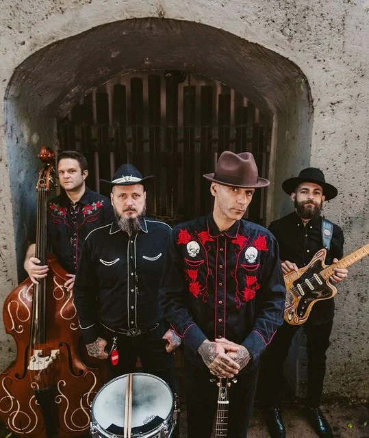 Farol Negro at The Four Horsemen Pub