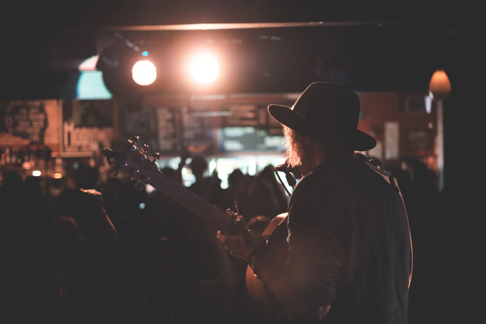 OPEN MIC NIGHT WITH GERRY LYONS at Nice n Sleazy