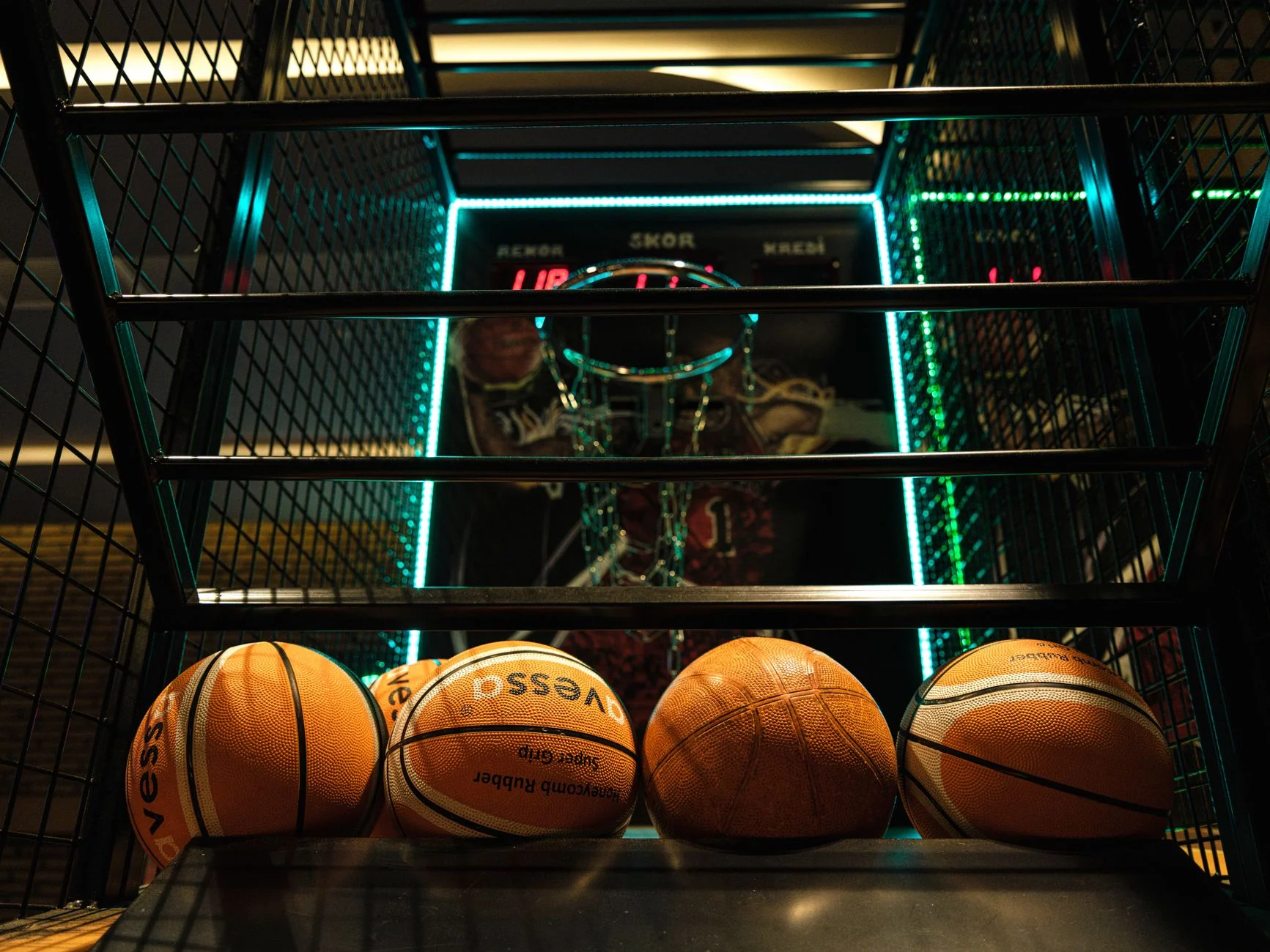 FREE Basketball Session - 1pm ages 10 - 16 at Waltham Cross Playing Fields Car Park