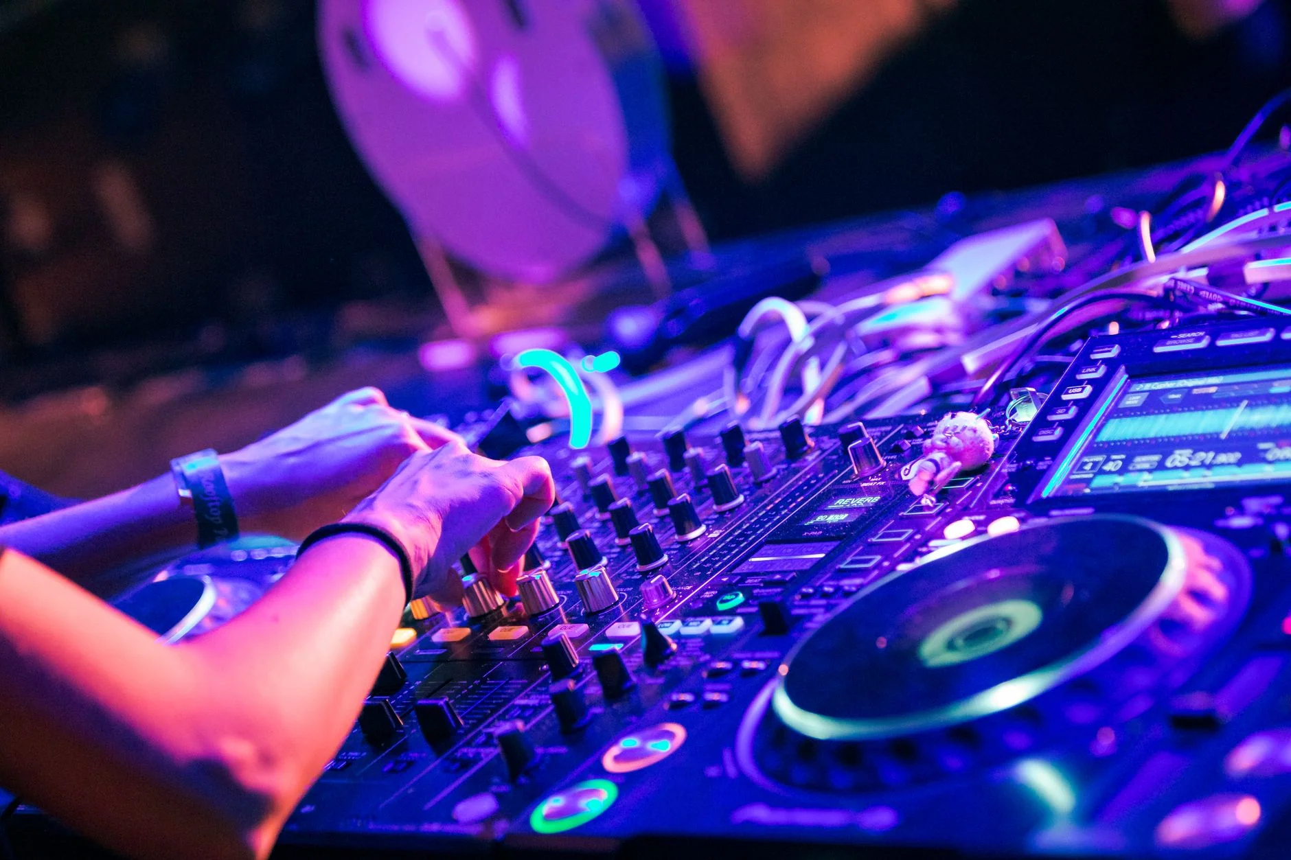 SPIN CLASS – VINYL OPEN DECKS at Nice n Sleazy