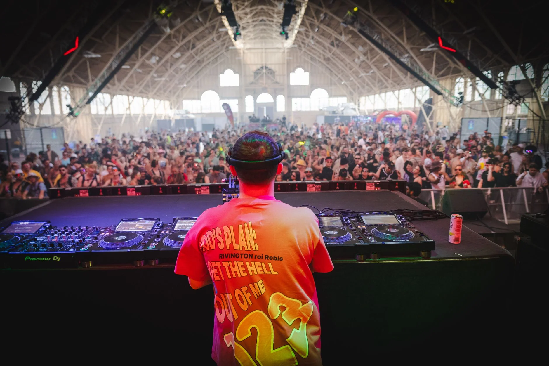 Rave-olution // Neon Glow Rave
