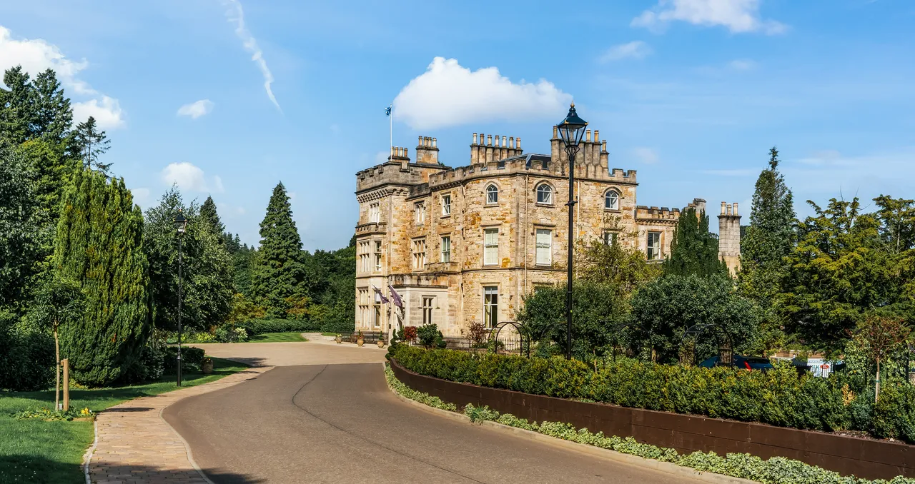 Crossbasket Castle photo 1