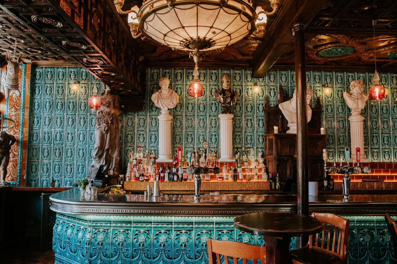 The Old Queens Head photo 1