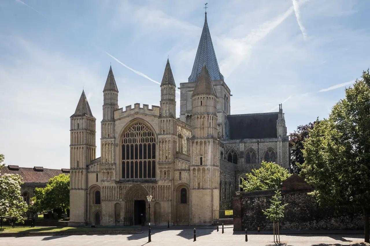 Rochester Cathedral photo 1
