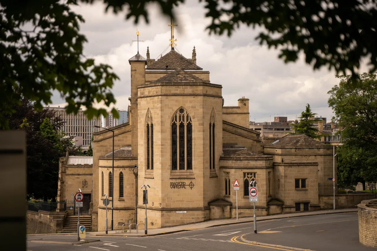 Bradford Cathedral photo 1