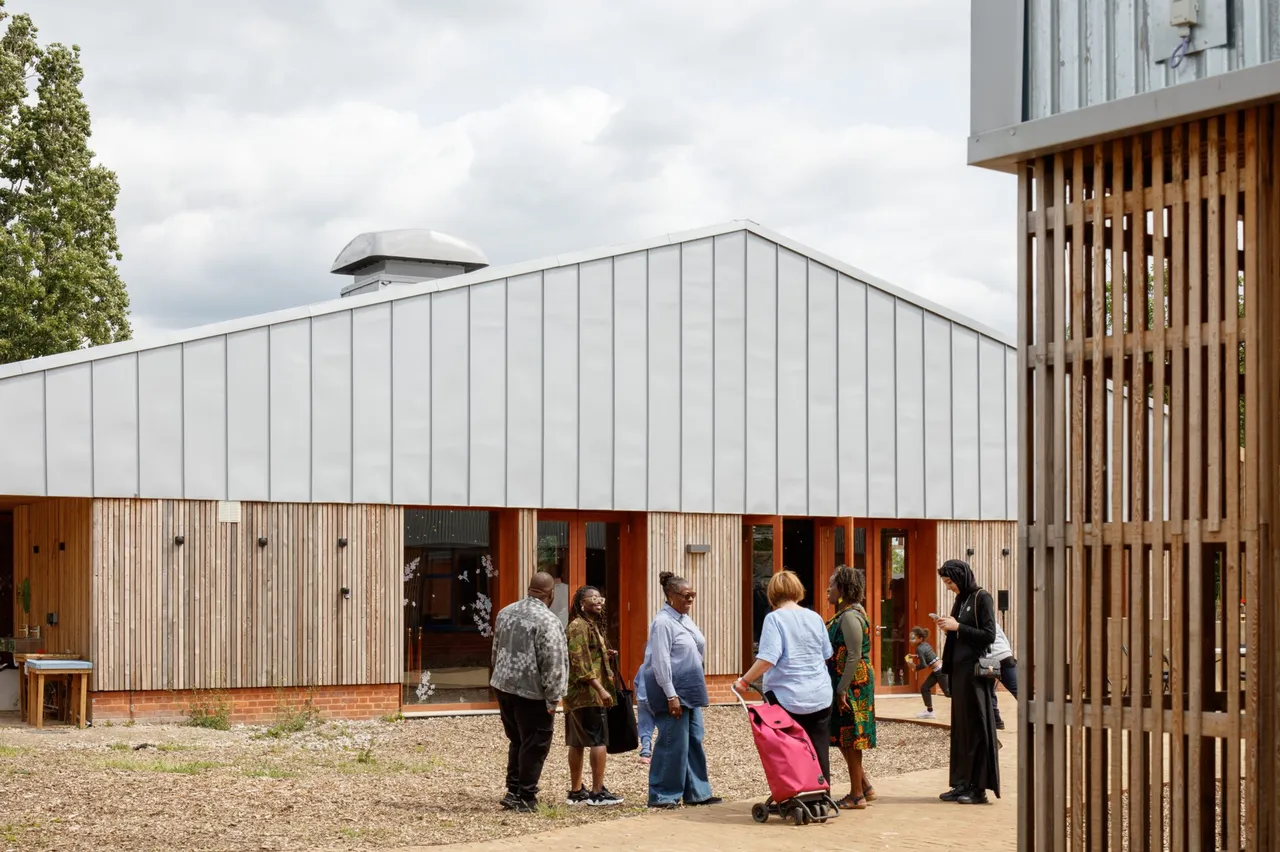Wolves Lane Centre photo 1
