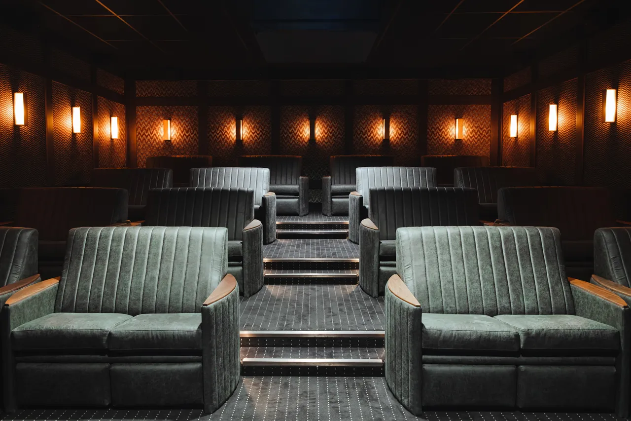 Cinema photo 1
