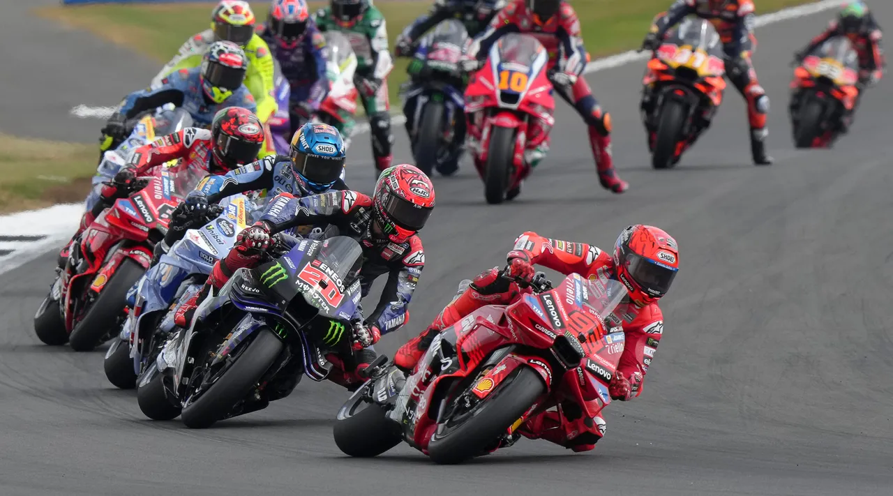 Silverstone Circuit photo 1