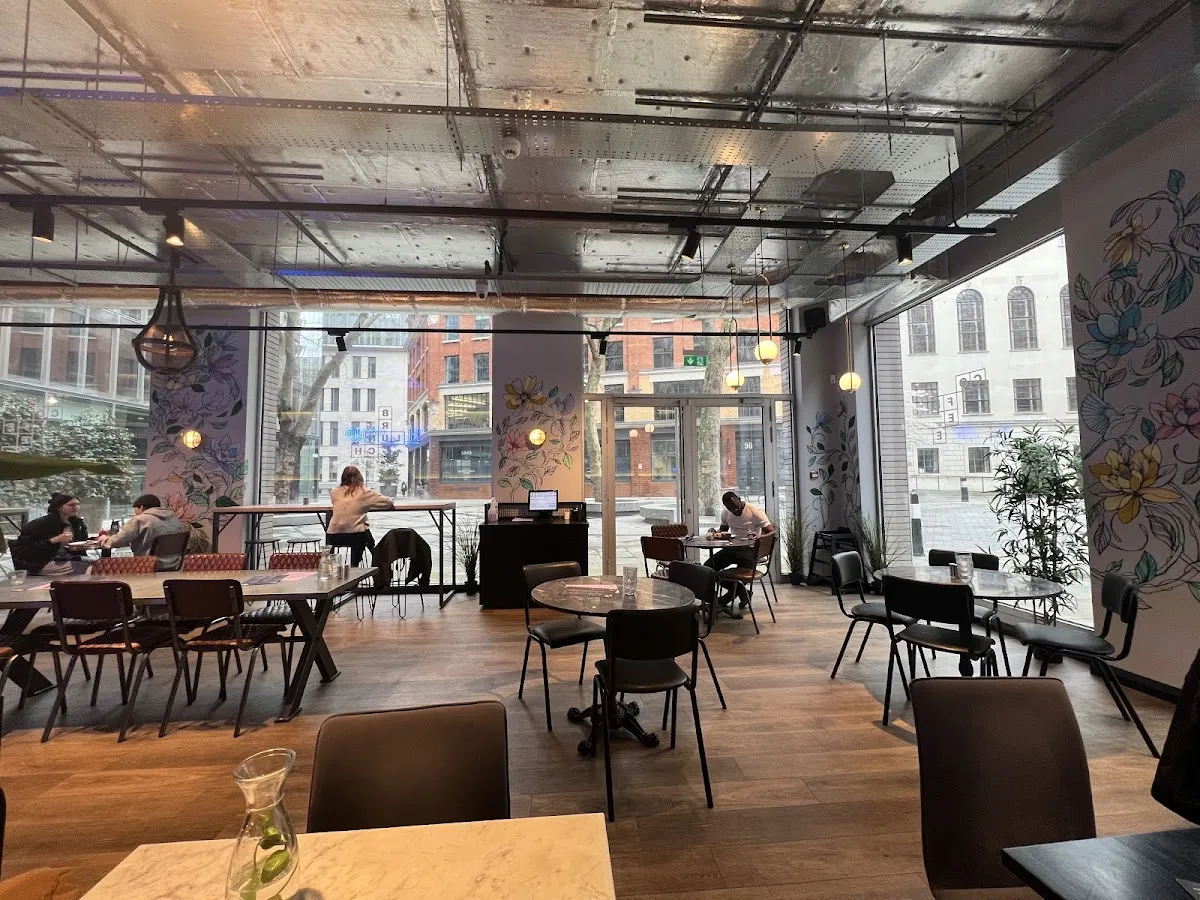 HALFCUP BARTS SQUARE photo 1
