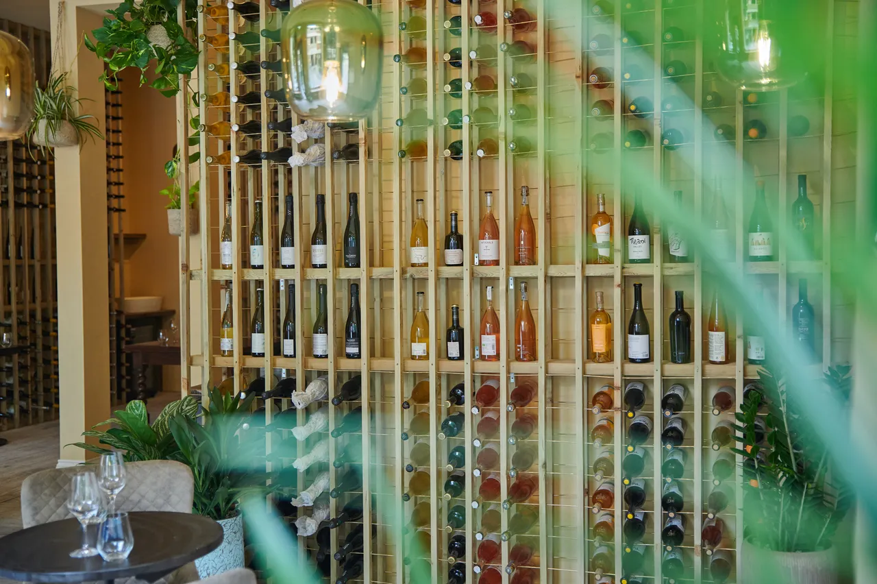 aspen & meursault photo 1