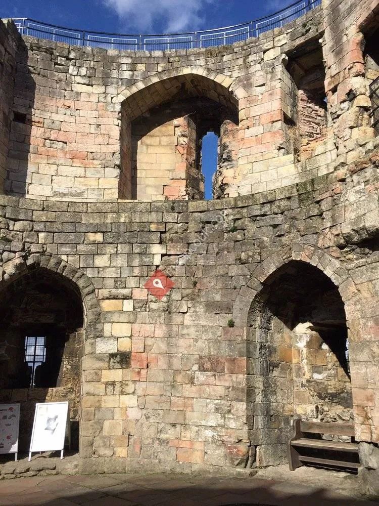 Cliffords Tower photo 1