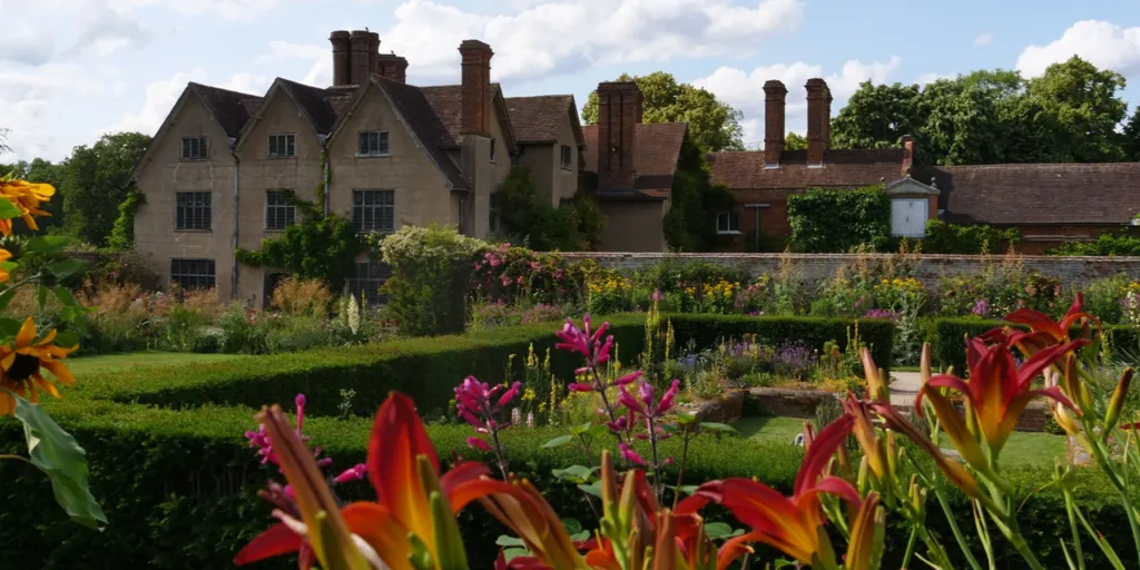 Packwood House photo 1