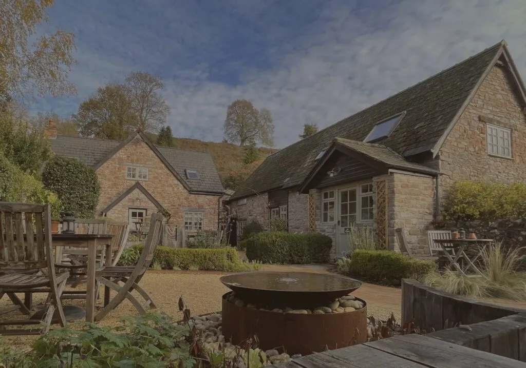Tudor Farmhouse photo 1