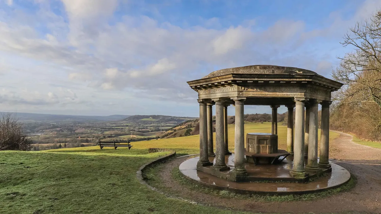Reigate Hill and Gatton Park photo 1