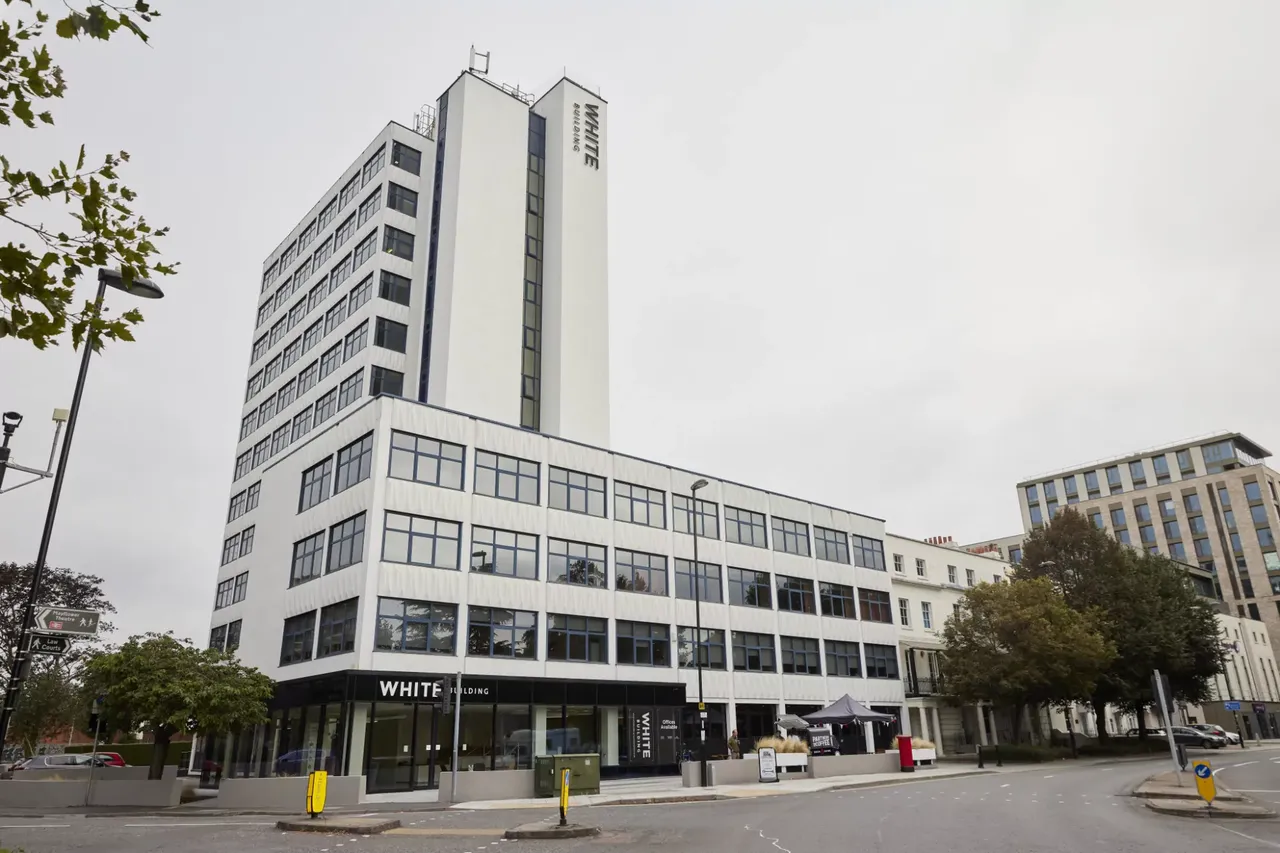 The White Building photo 1