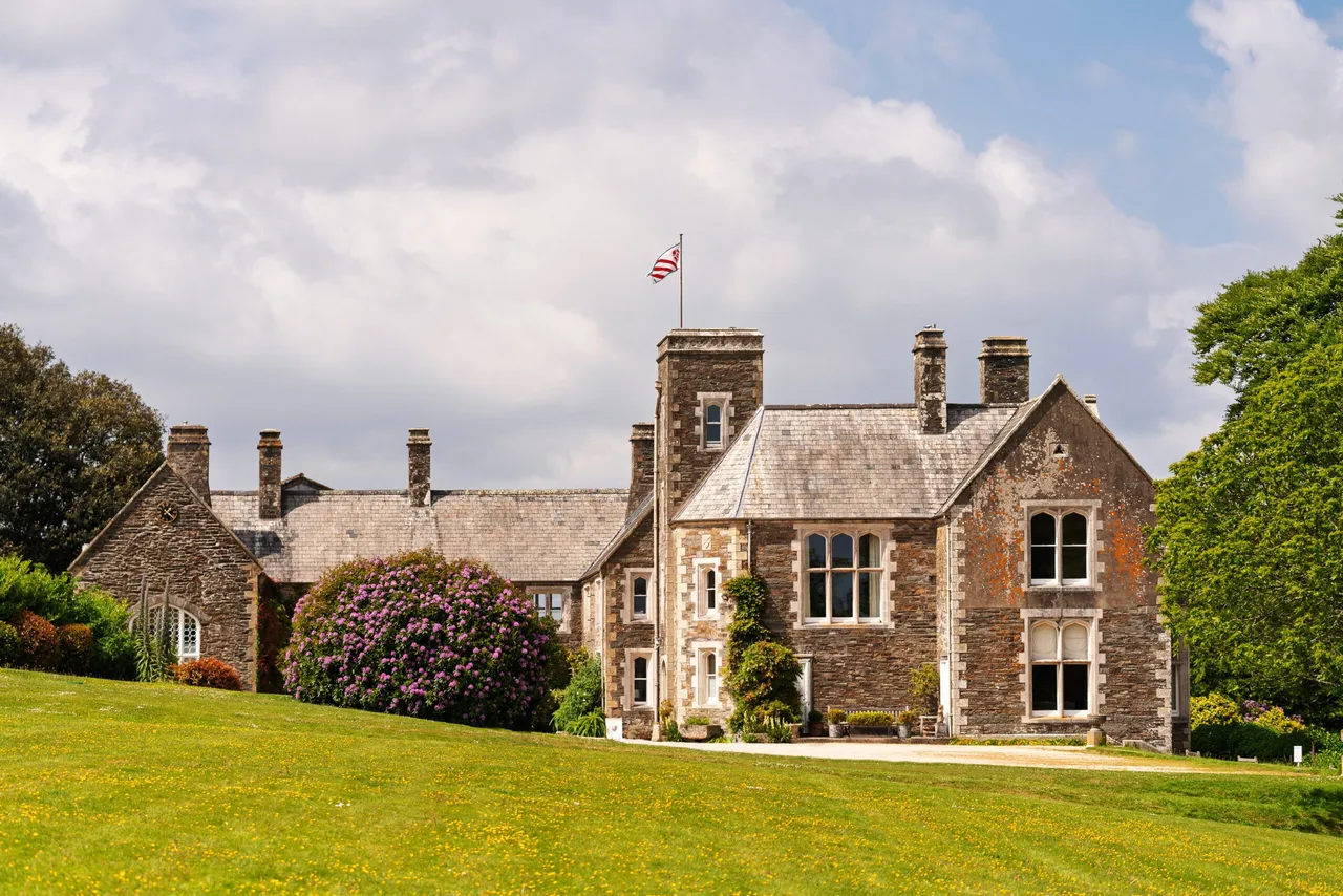 POLWHELE HOUSE SCHOOL photo 1