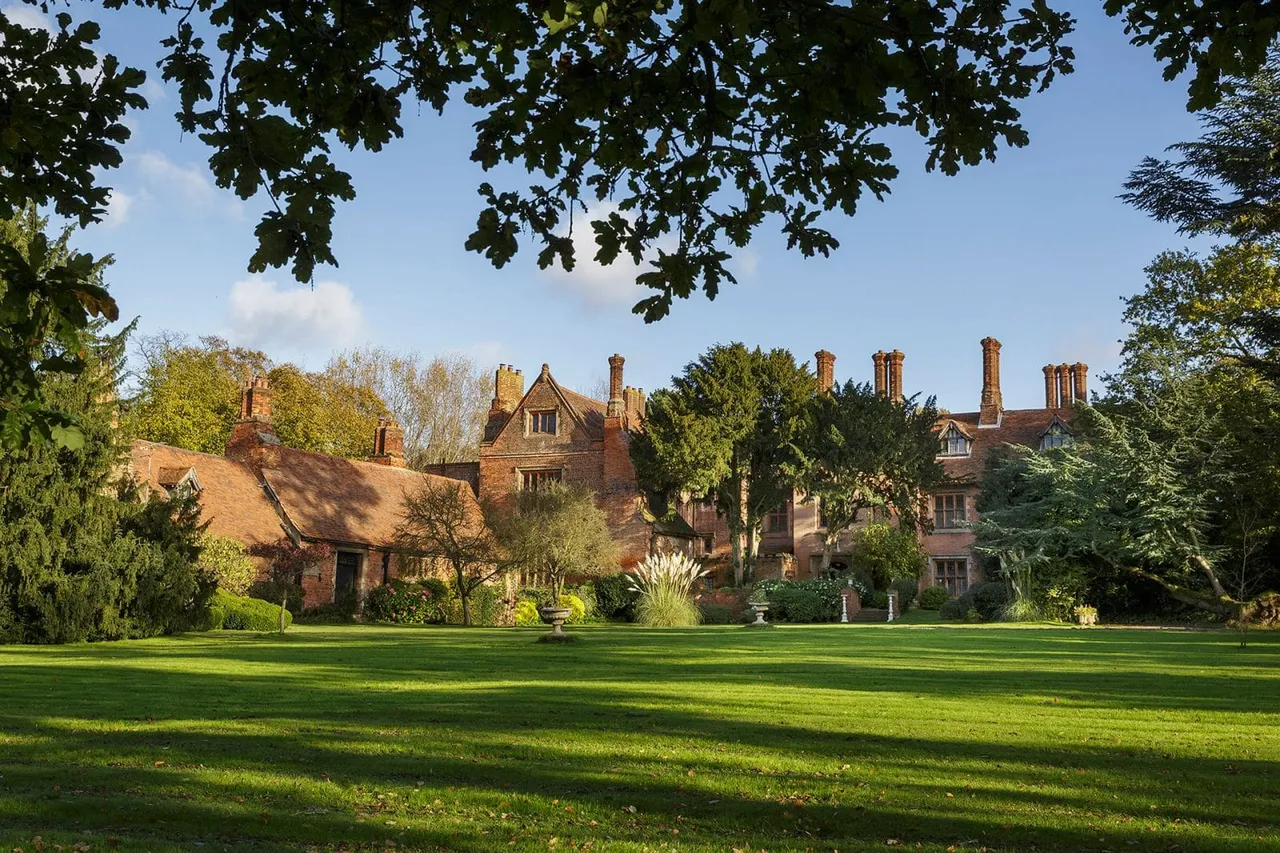 Creeksea Place Manor House photo 1