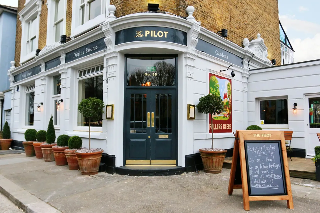 The Pilot, Chiswick photo 1