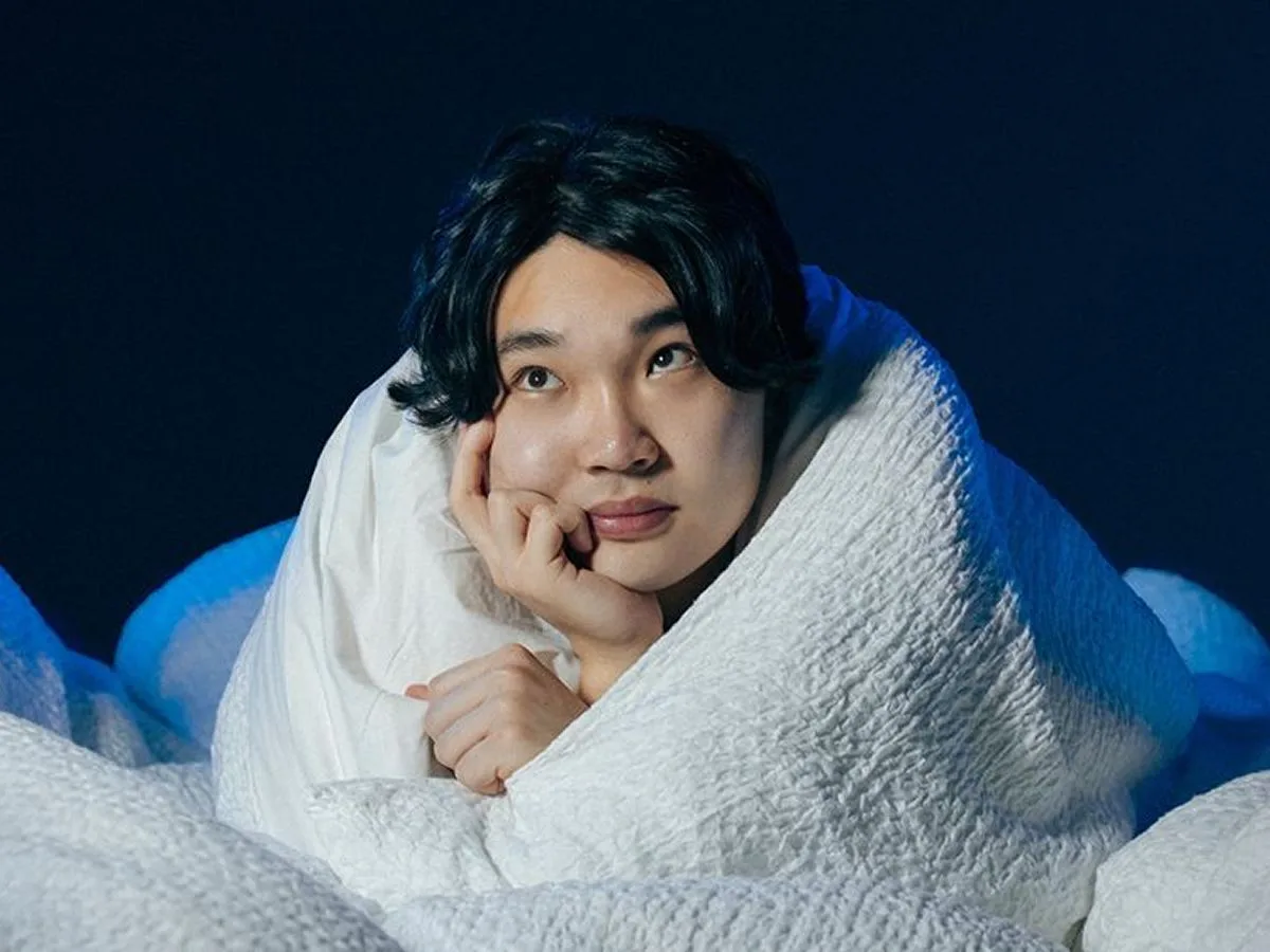 Li Jin Hao: Falling From A Moon
