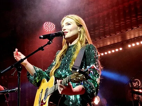 Freya Ridings at Sheffield City Hall