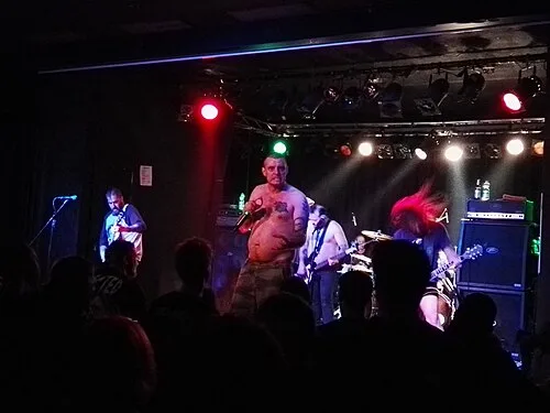 KING PARROT plus supports at THE BRICKMAKERS