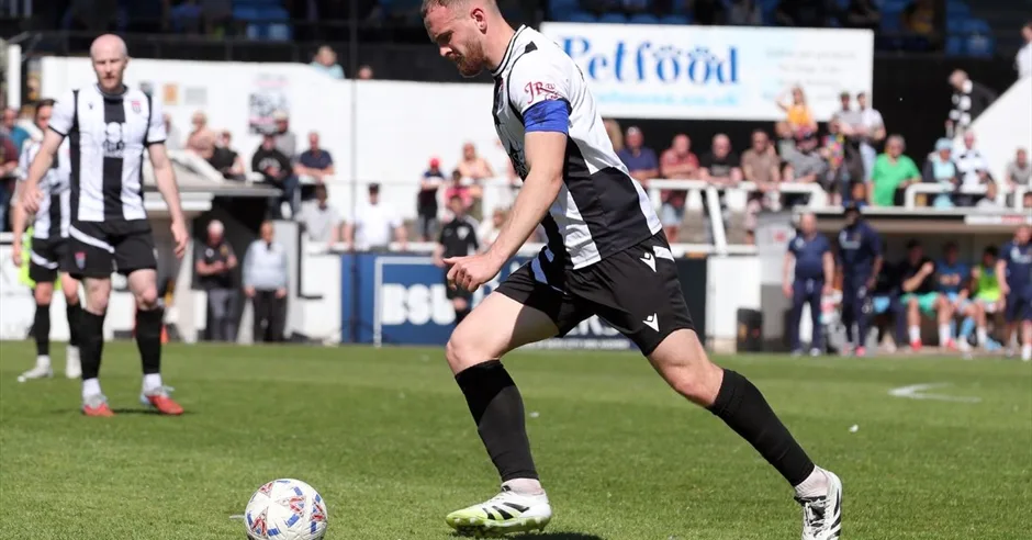 Bath City FC vs Plymouth Parkway at Twerton Park at Bath