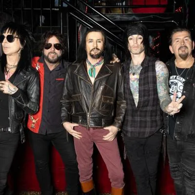 LA Guns at Rescue Rooms