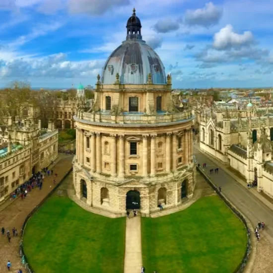 Oxford Audio Tour: Behind the Gown