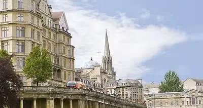 England in One Day: Stonehenge, Bath, the Cotswolds and Stratford-upon-Avon Day Trip from London at Victoria Coach Station