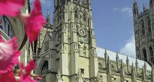 Leeds Castle, Canterbury Cathedral & Dover Tour at Victoria Coach Station