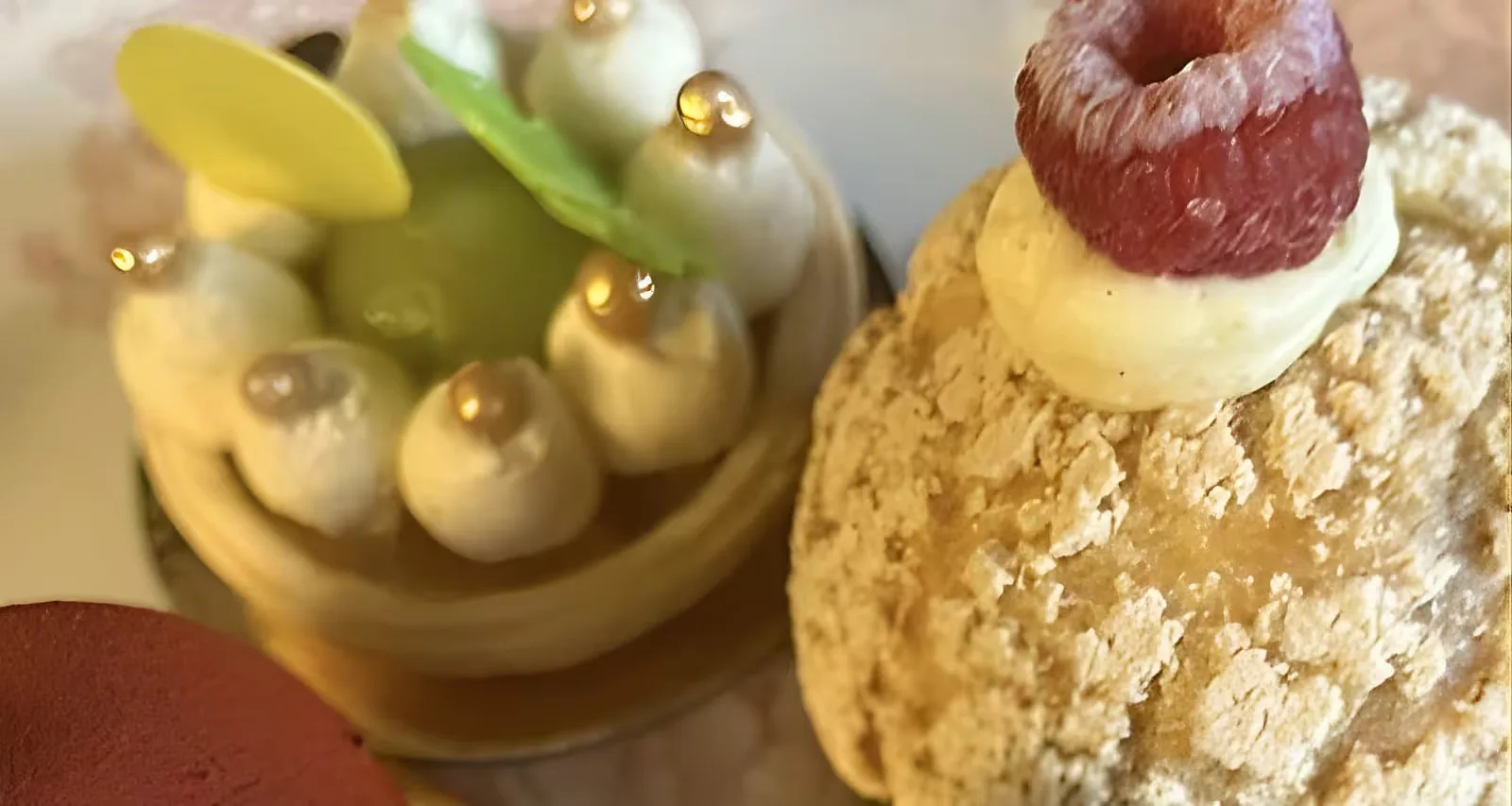Royal neighbourhoods walk with luxury afternoon tea