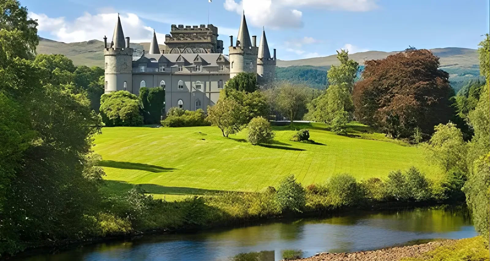 1-Day Castles, West Highlands and Loch Lomond Tour from Edinburgh at Highland Explorer Tours