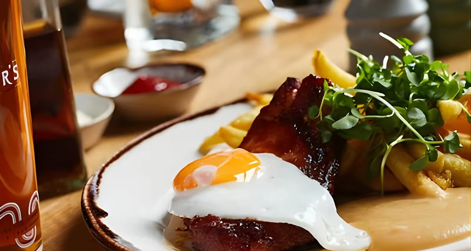Eat 8 English Foods & See 30+ London Sights Walking Tour!