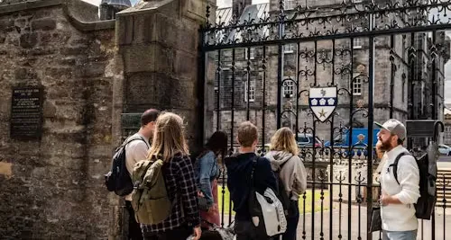 Edinburgh: Edinburgh Castle Entry Ticket + Harry Potter Walking Tour at Edinburgh Castle