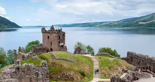 Loch Ness Explorer: Roundtrip + Lunch at Highland Explorer Tours