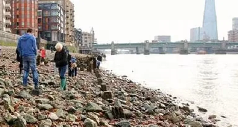 Thames Beachcombing at Tower Hill