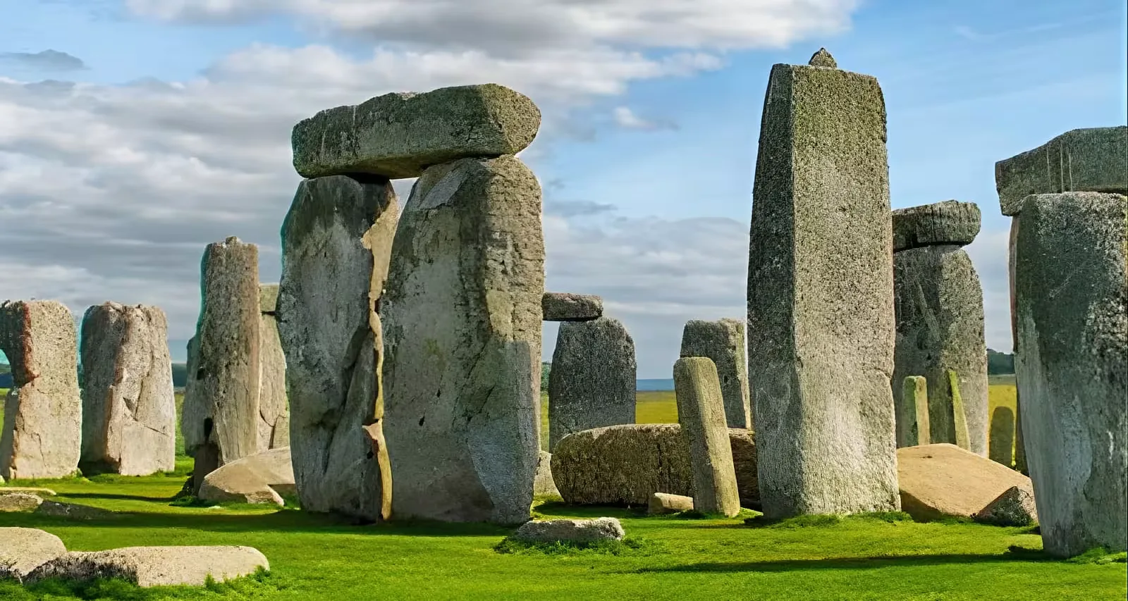 From Birmingham Stonehenge and Bath Day Tour
