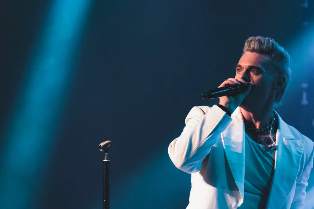 Robbie Williams Performed LIVE in Liverpool at Camp & Furnace