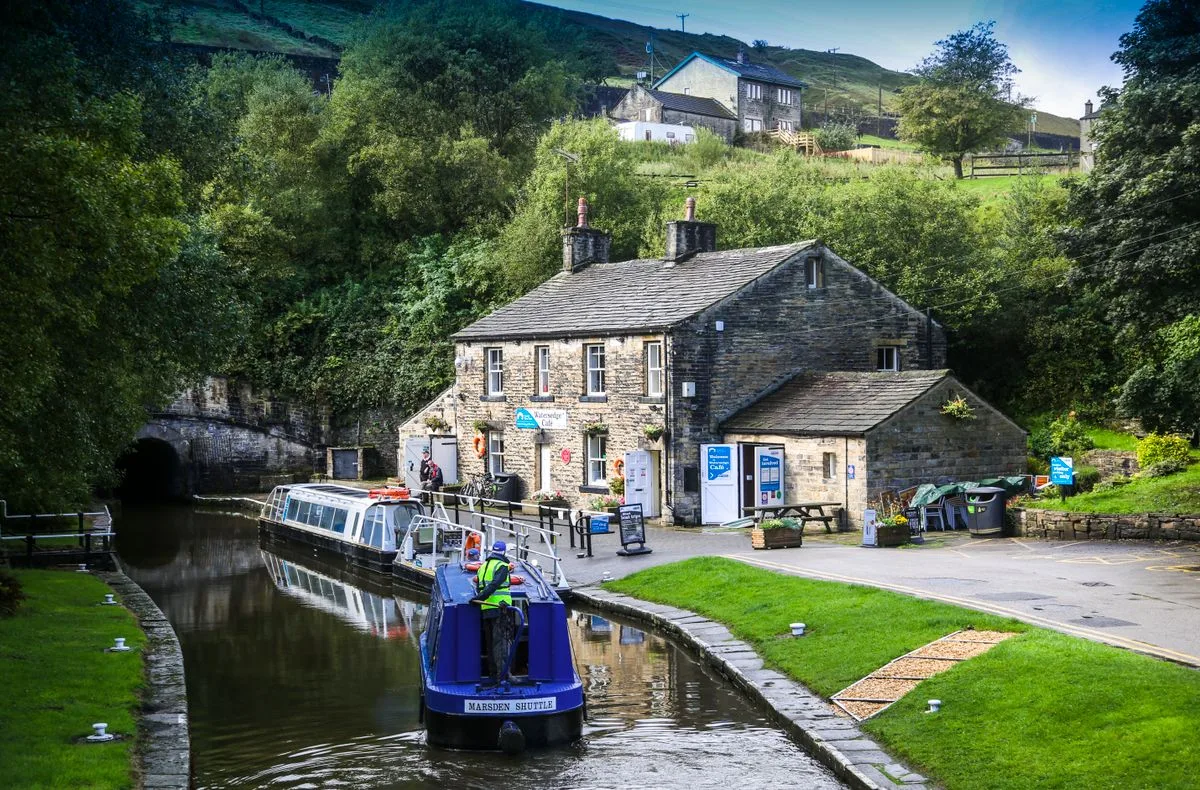 Standedge Tunnel, Discovery Boat Trips at Standedge Tunnel