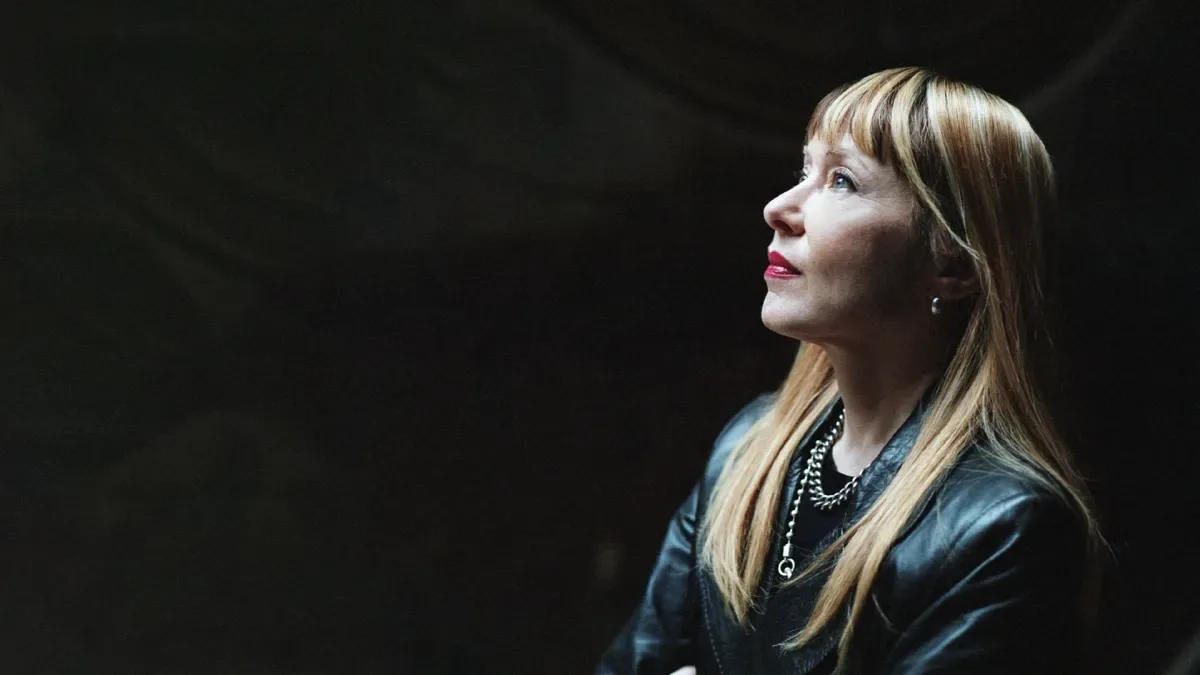 Suzanne Vega in Cambridge at Cherry Hinton Hall Park