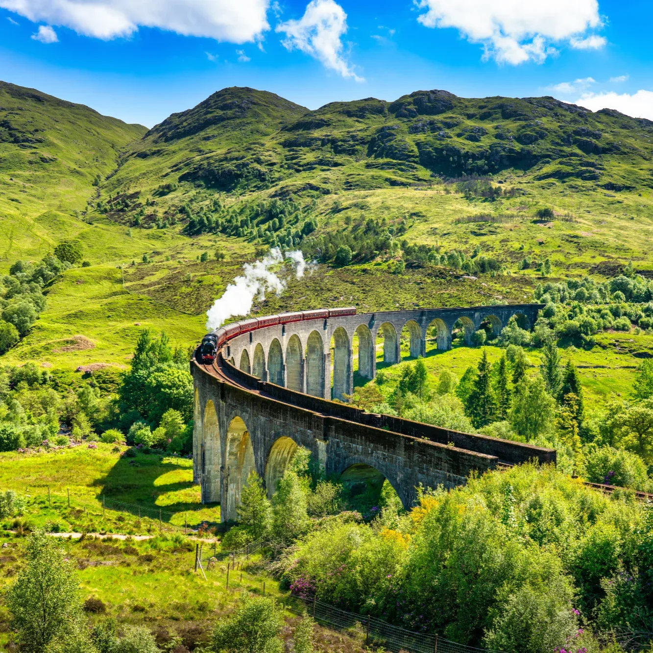 Loch Ness & Glenfinnan Viaduct tour from Edinburgh
