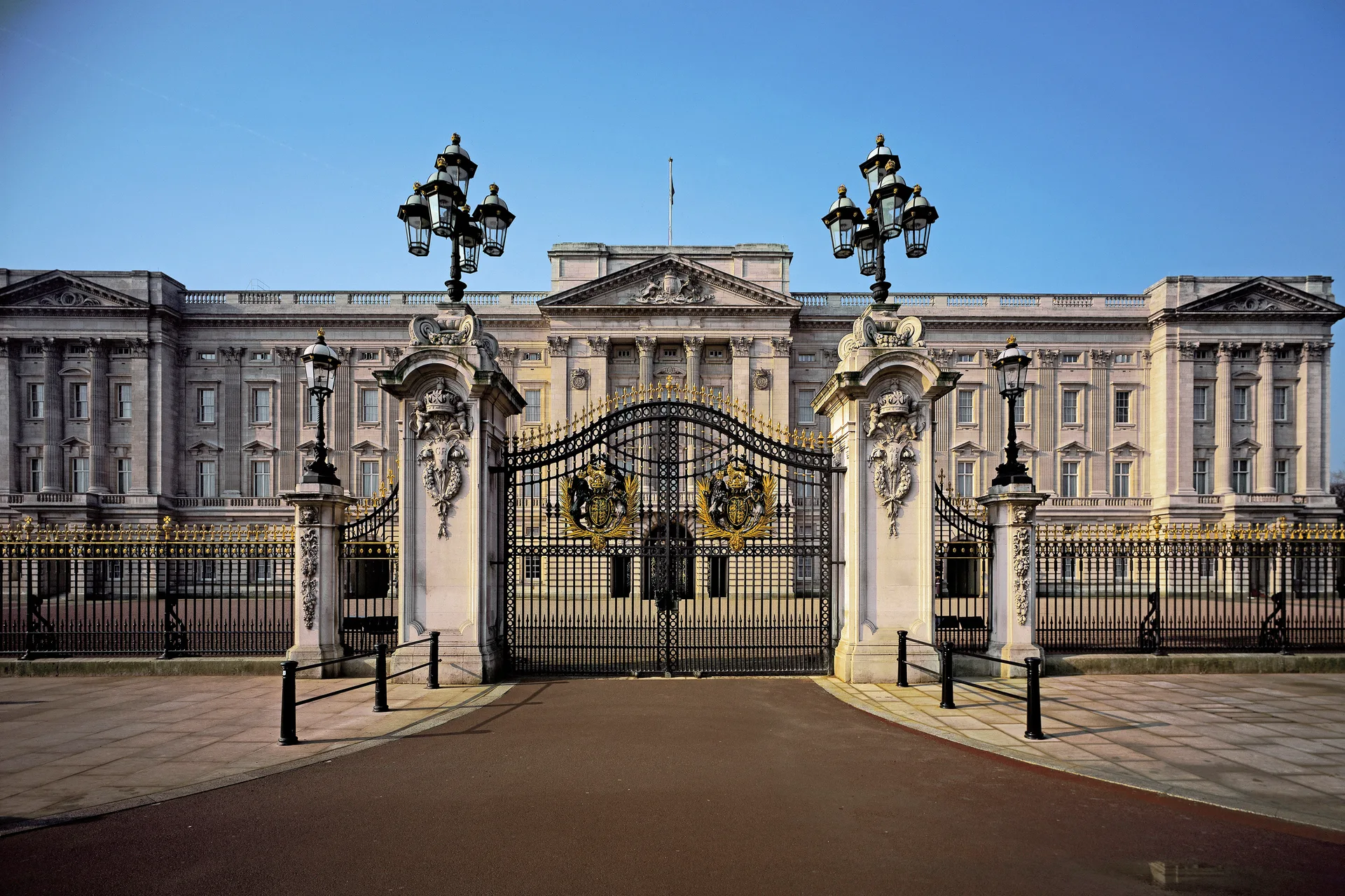Windsor Castle & Buckingham Palace at Victoria Coach Station