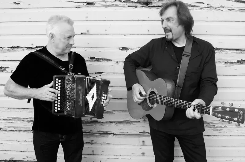 RICHARD GRAINGER & CHRIS PARKINSON / BETH BURROWS at Toft House, Middlesbrough Little Theatre Club