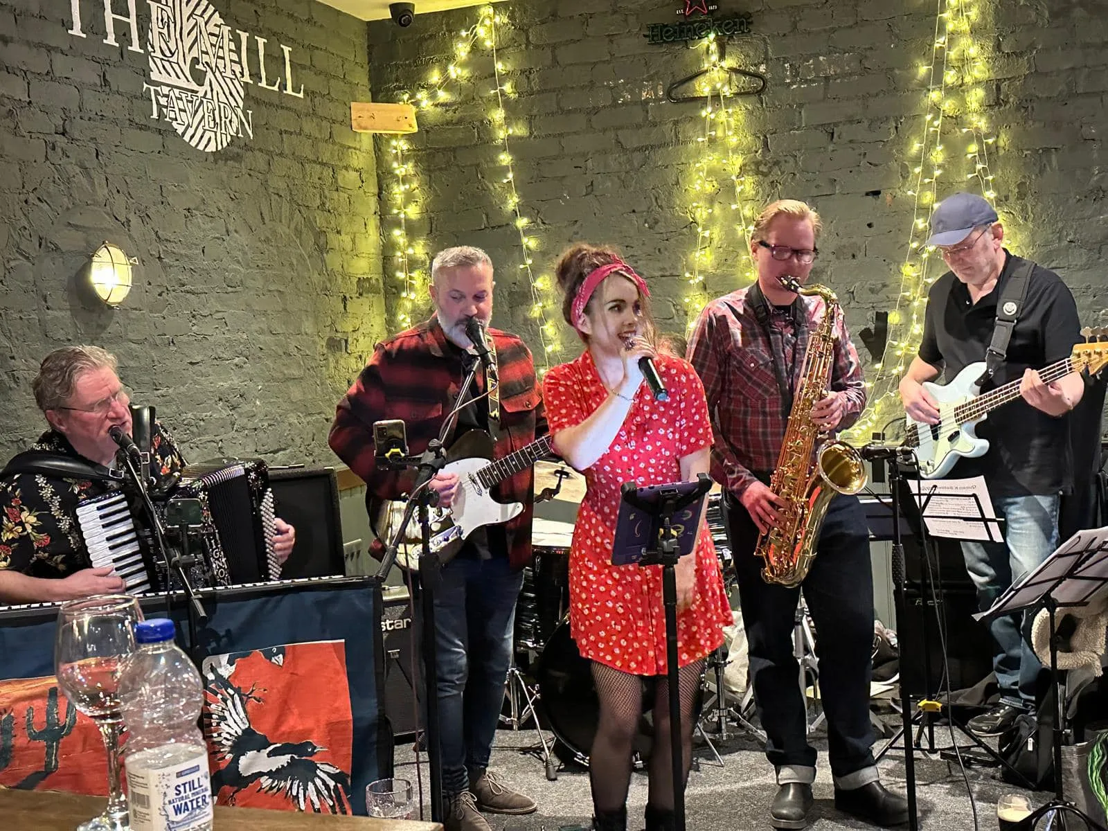 Queen K and The Kings Of Musette - Live @ Billy's