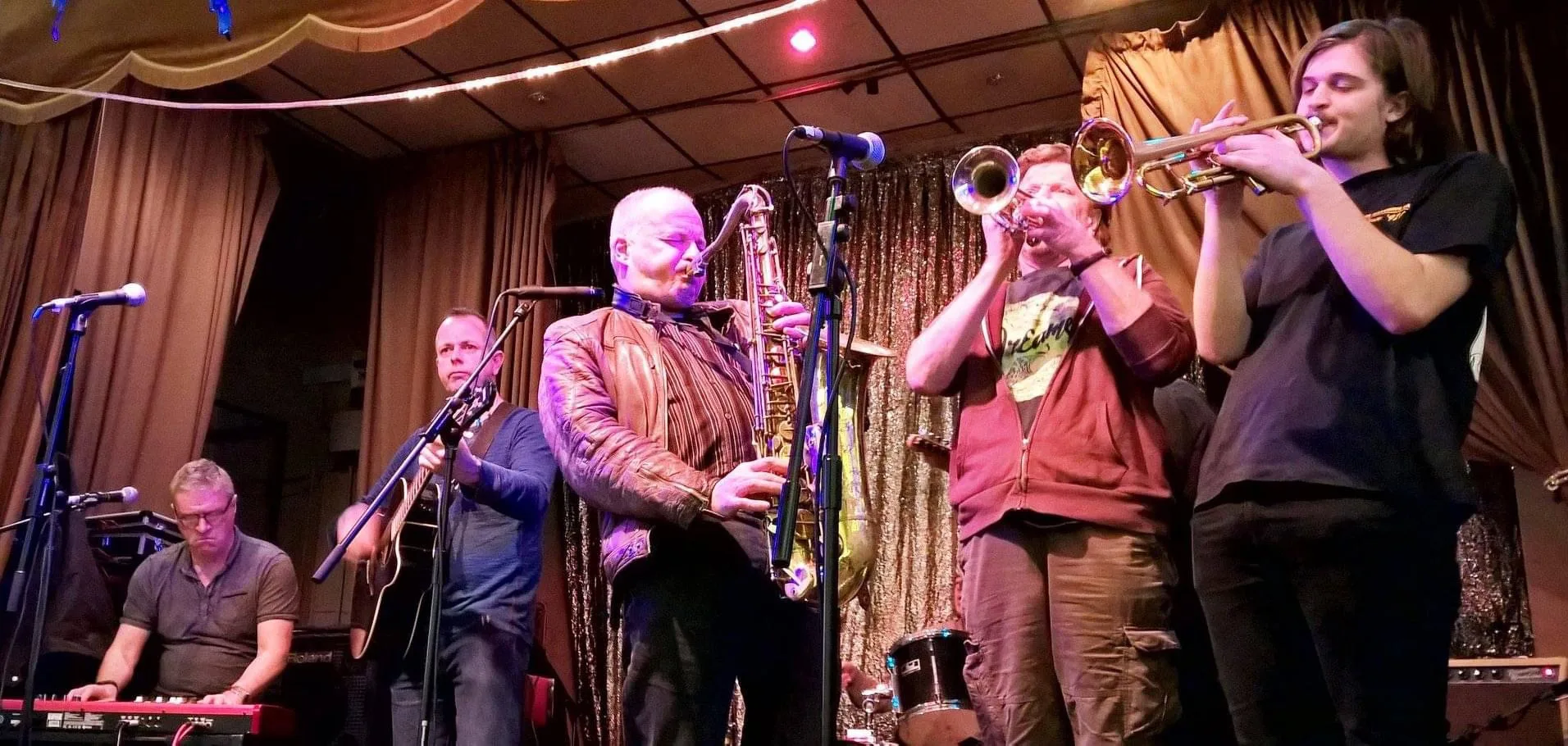 Archie Brown and The Young Bucks - Live @ Billy's