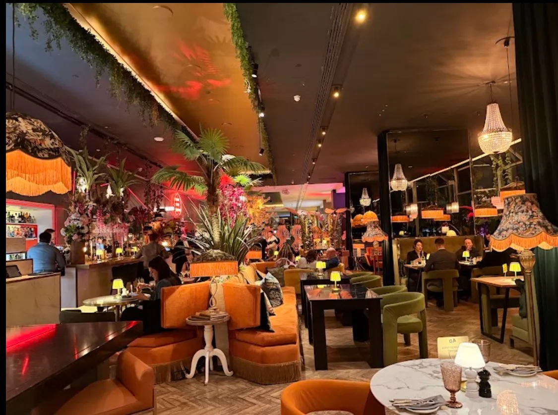 MIX & MINGLE! VIBRANT SOCIAL! LIVE DJ set! Hidden Gem lounge! Good vibes & conversations!