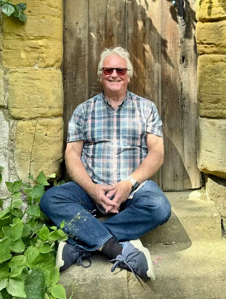 PETE DAVIES / BRI DALES / + special guest